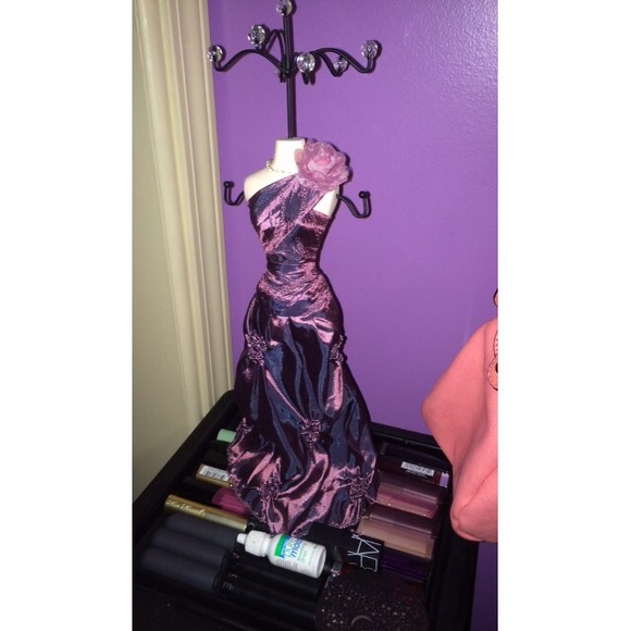 Jewelry holder