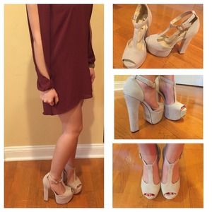 Luichiny platform heels in creme color.