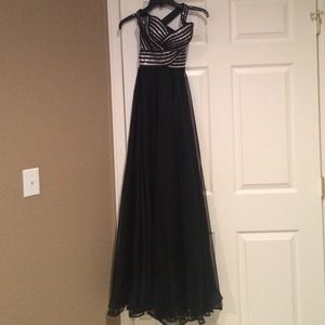 La Femme Prom dress! Perfect condition. size 2