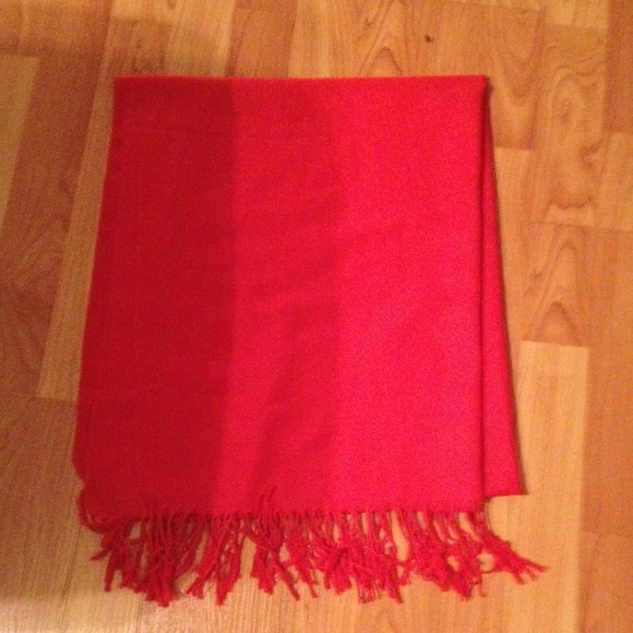 Accessories - Pashmina red scarf