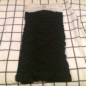 Black and white short dress. Size medium.