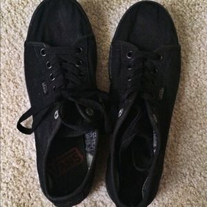 BLACK VANS