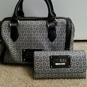 Guess Purse and wallet set