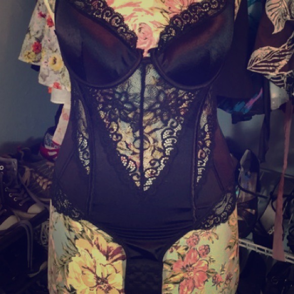 Bundle of (x2) 34b playboy lingerie