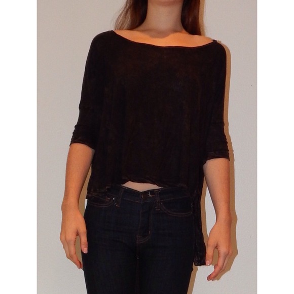 Black acid-washed high-low shirt