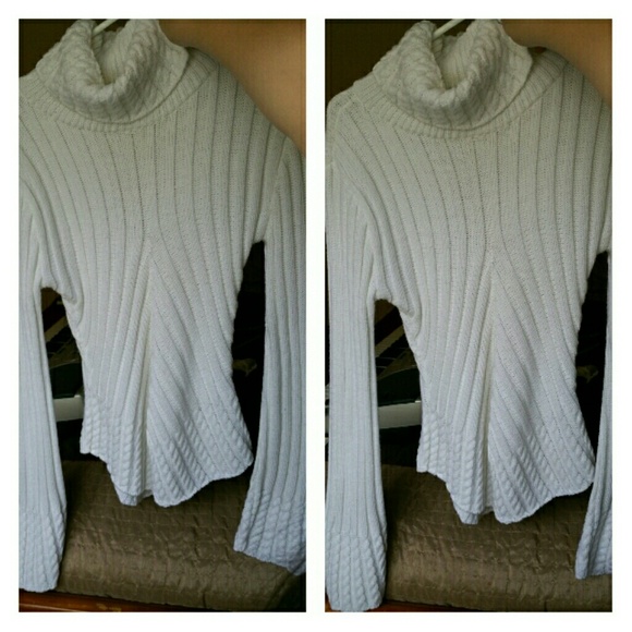 Charlotte russe Turtle neck, White sweater