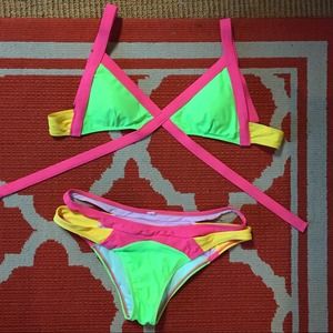 Mazzy neon bikini L