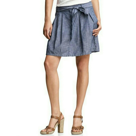 *Sold* GAP Pleated Chambray Skirt