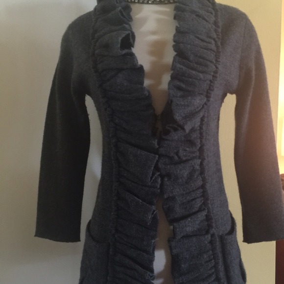 ❌SOLD Grey ruffle sweater