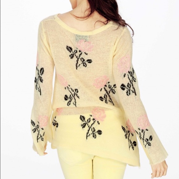 ๐ธHP Wildfox Couture Just For You Floral Sweater - Picture 2 of 4