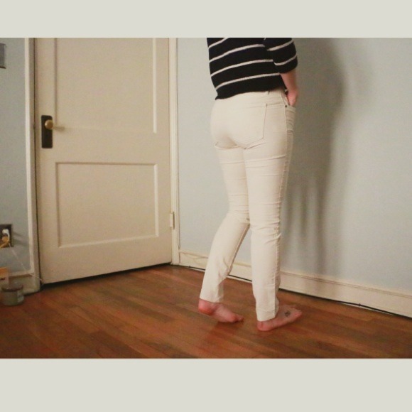 ❌ SOLD in bundle❌ Gap Cream Corduroy Legging Jeans - Picture 2 of 3