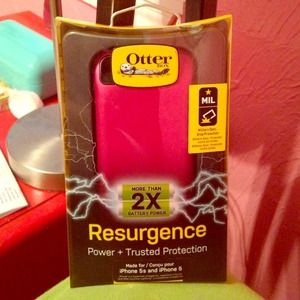 Outterbox Resurgence Battery Charged Phone Case