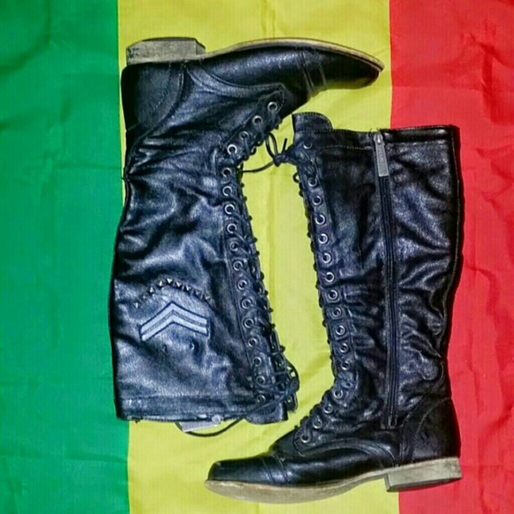 SOLD "SEXY SERGEANT" - Picture 2 of 4