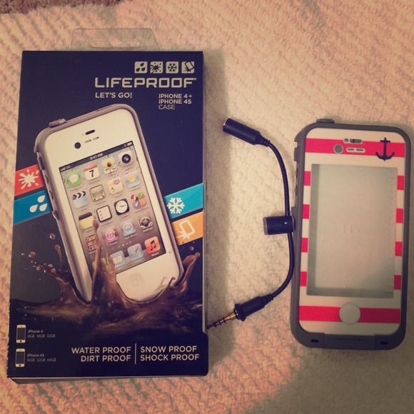 iPhone 4/4s lifeproof case