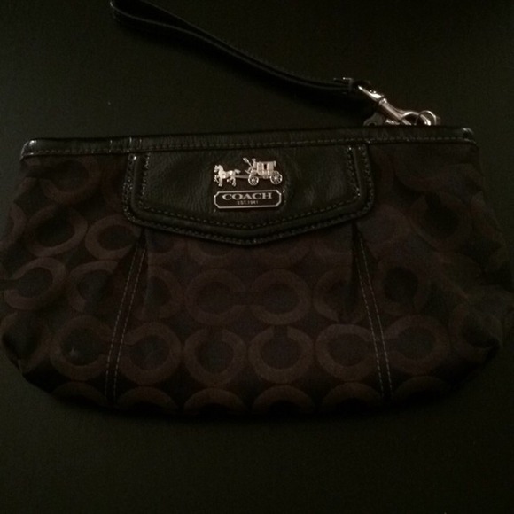 Used coach wristlet ✨