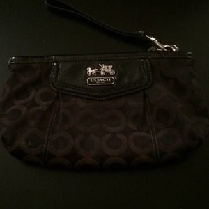 Used coach wristlet ✨