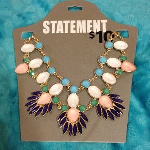 Statement necklace