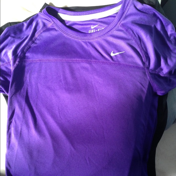 🚫SOLD🚫Nike DriFit Running Shirt!