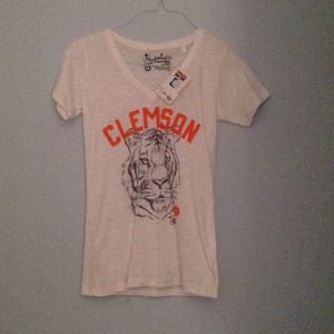 Sketchy short sleeve v-neck tee