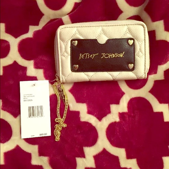 NWT Betsey Johnson Zip Around Wallet