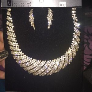 Rhinestone necklace only i lost the earings