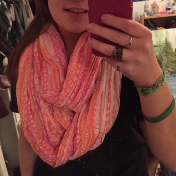 Infinity scarf