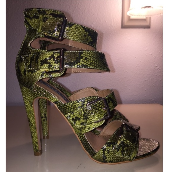 ShoeDazzle Green Snakeskin Buckle Heels