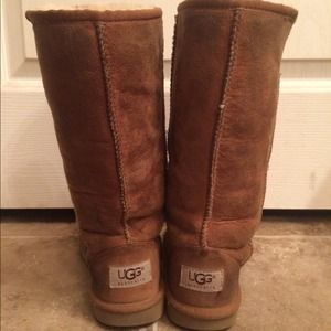 **PRICE CUT** Chestnut colored Ugg boots