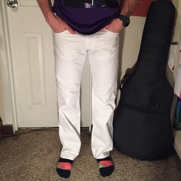 SOLD!! Men's white Express jeans 🌞