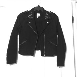 Studs on collar, silver zippers, X Large junior