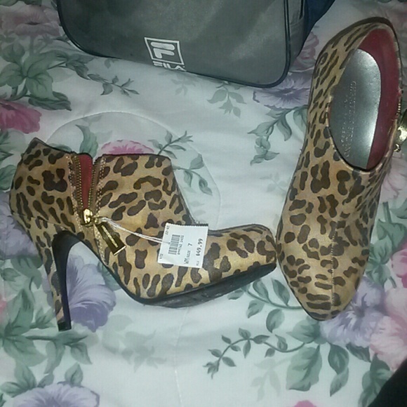 Side zip cheetah booties