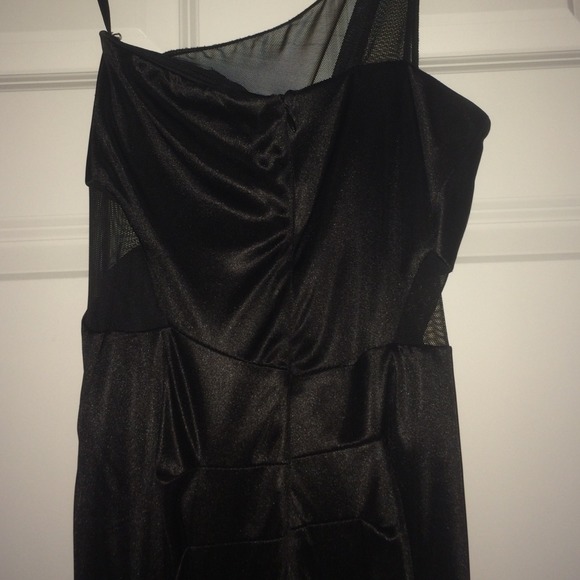 Formal dress - Picture 2 of 4