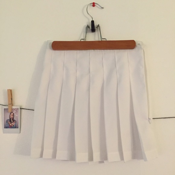 Brandy Melville tennis skirt