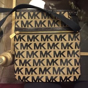 MK cross over bag 😻