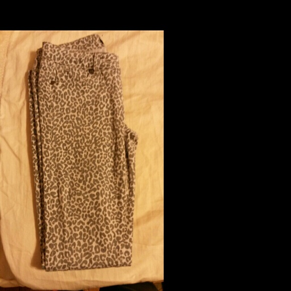 Cheetah print skinny jeans