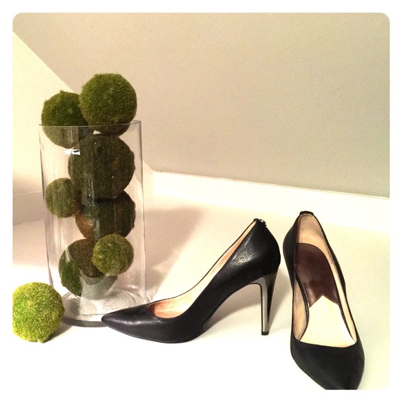 Black Pumps with Metallic-Coated Heels