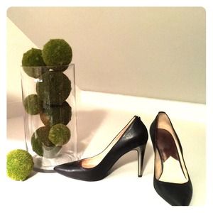 Black Pumps with Metallic-Coated Heels