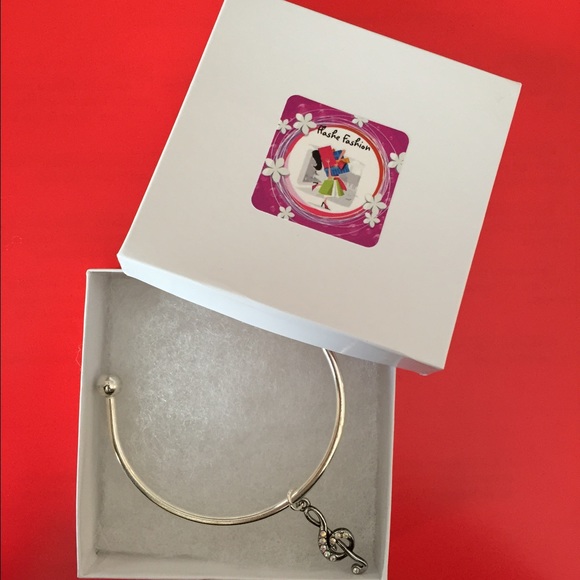 NEW Music note bangle with jewels