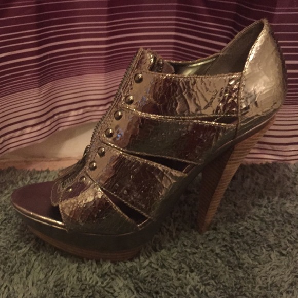 Metallic Silver Jessica Simpson Pump