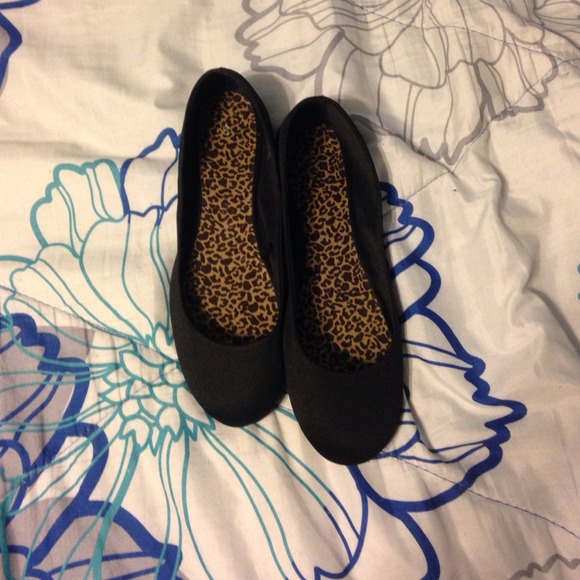Cute black flats