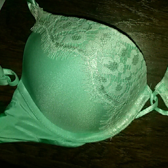 Victoria secret bombshell plunge