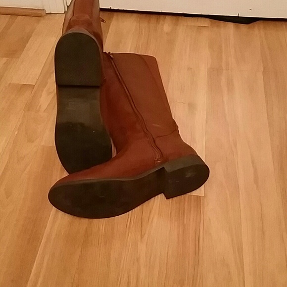 Cognac boots