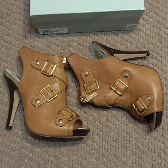 🚫SOLD🚫 Matiko Serena Booties - Picture 3 of 4