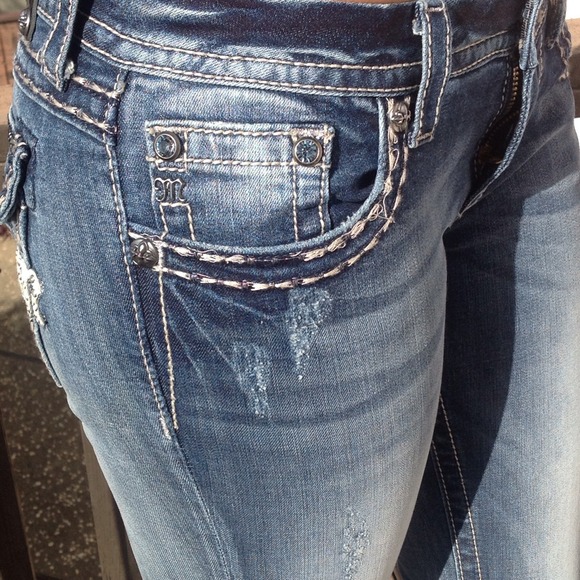 Miss Me Denim - 💫Distressed Jeans 💫
✔ᑭᖇIᑕE ᖴIᖇᗰ✔