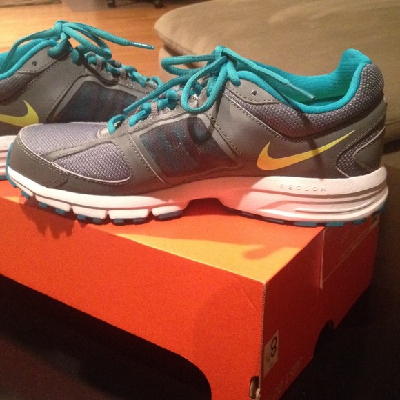 Brand new nike air relentless!! NWT - Picture 2 of 4