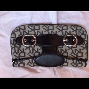 dkny large new clutch