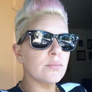 Ray-Ban sunglasses NWOT/DISPLAY