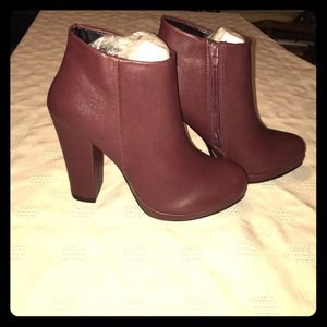 Deep wine colored booties size 7