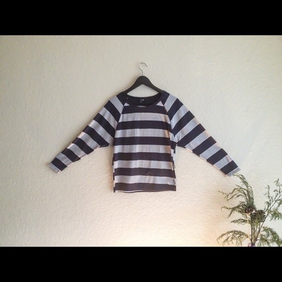 Long sleeved stripped Forever 21 shirt - Picture 3 of 3