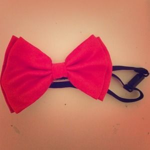 red bow